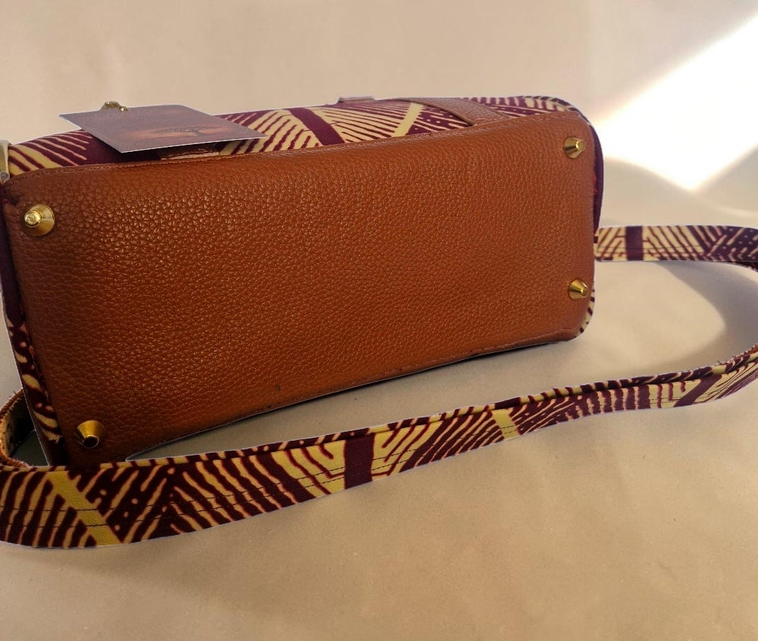 African waxprint/Vegan lether barrel bag(1295 kr)