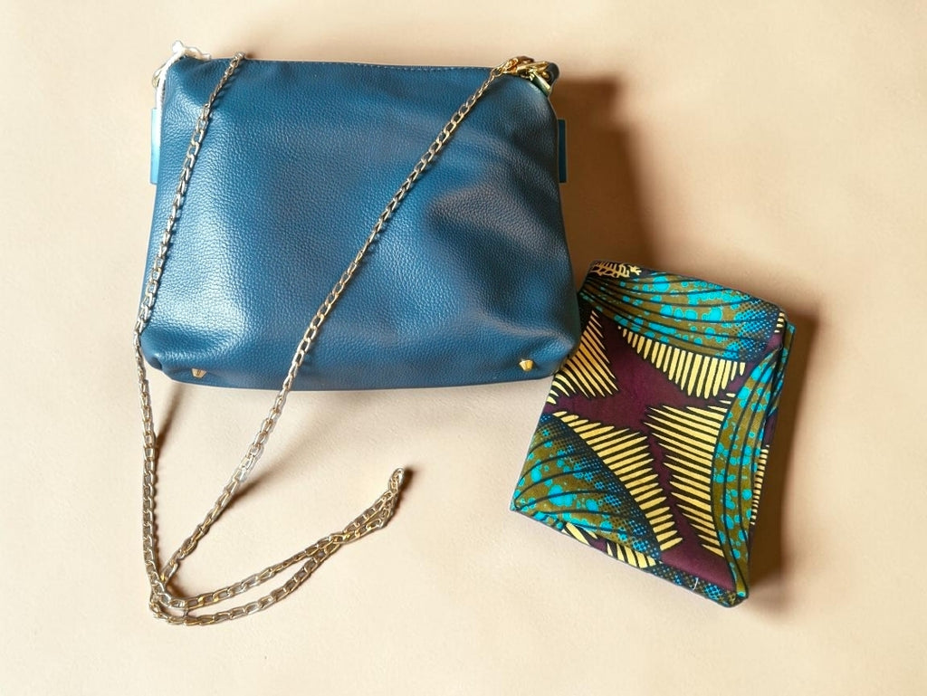 African waxprint/Vegan leather  Crossbody Bag (695 kr)