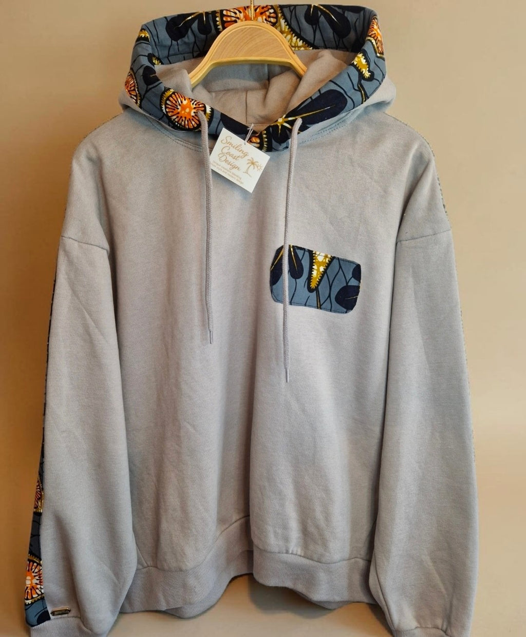 African Waxprint Hoodie Size L (799 kr)