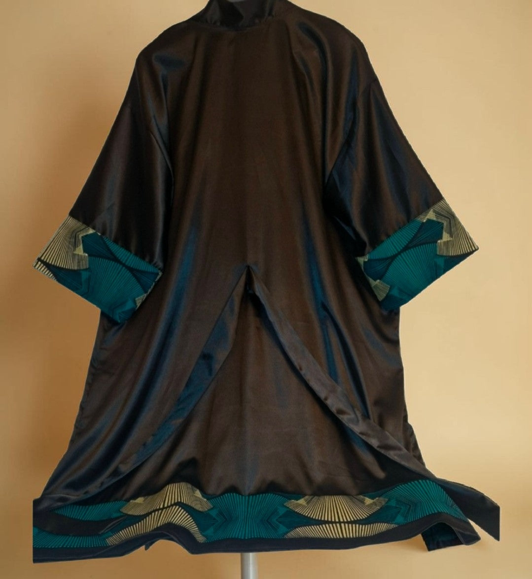 African Waxprint/Black Satin Robe-One (699 kr)
