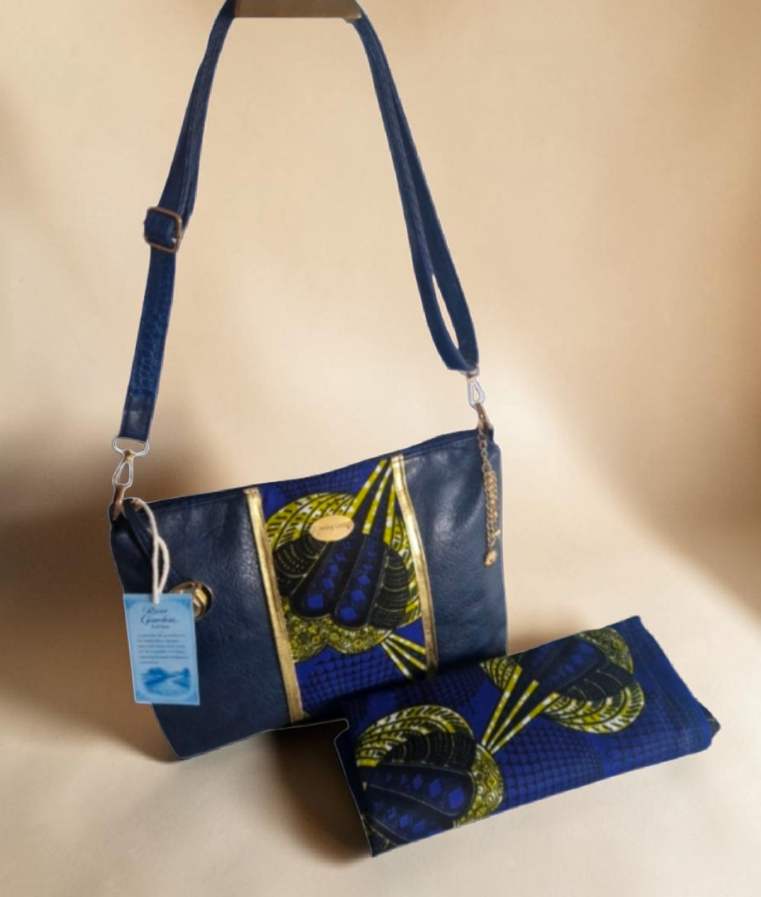 African waxprint/Vegan Leather Shoulder Bag (895 kr)