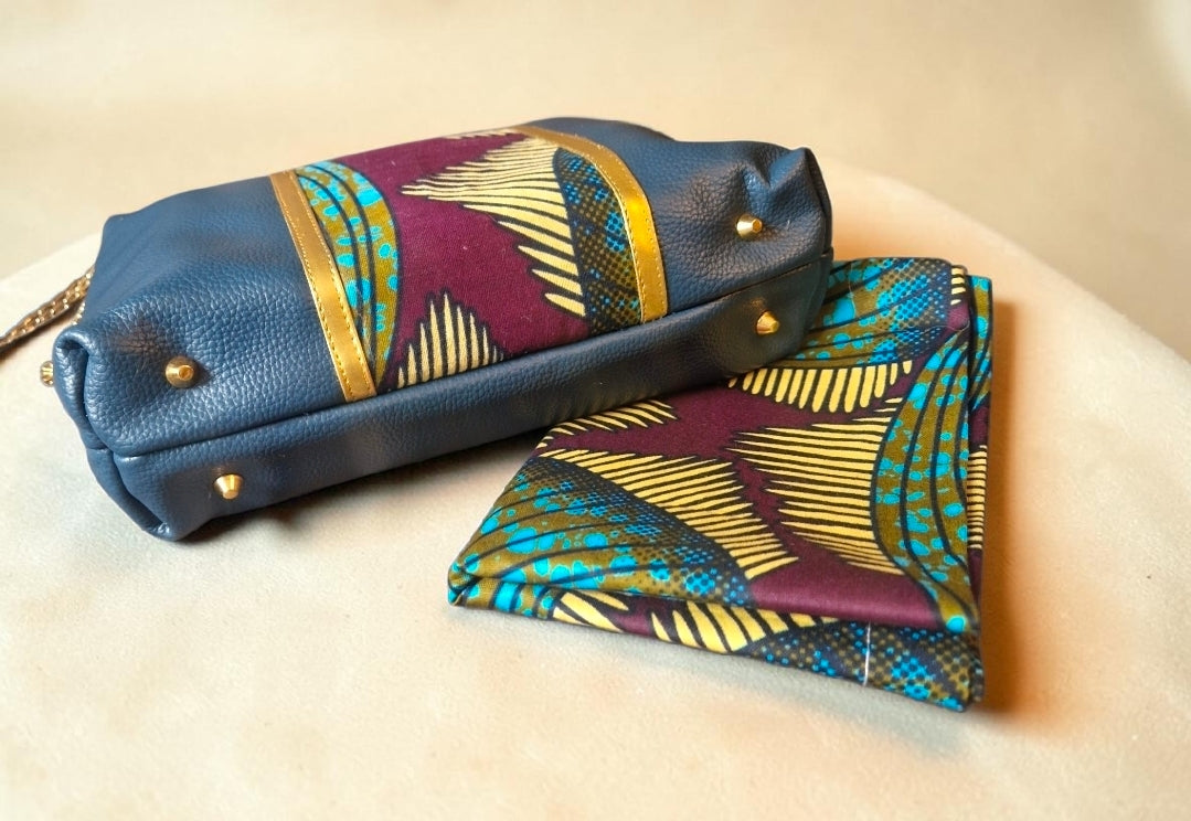 African waxprint/Vegan leather  Crossbody Bag (695 kr)