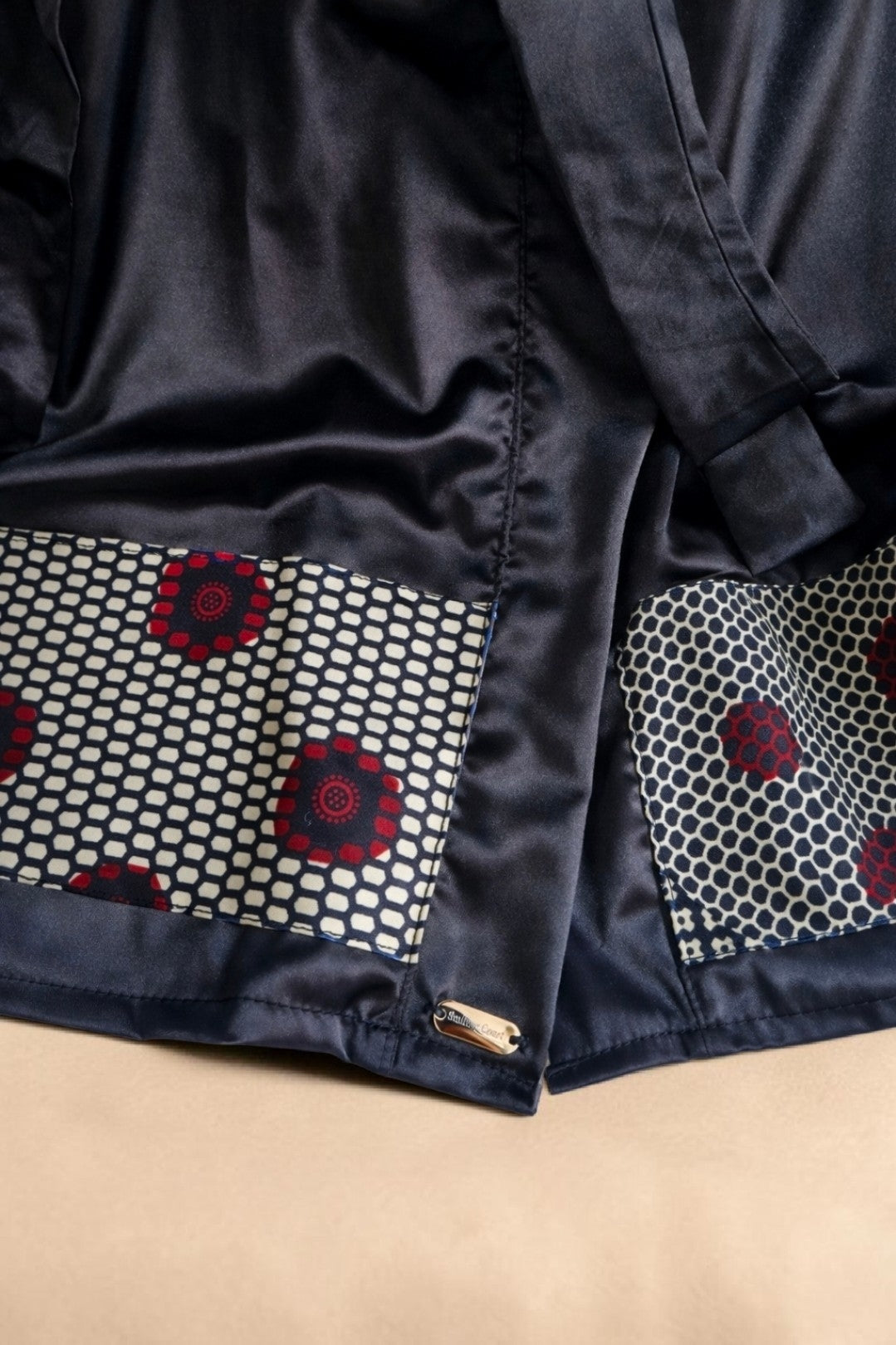 African Waxprint/Black Satin Robe (699 kr)